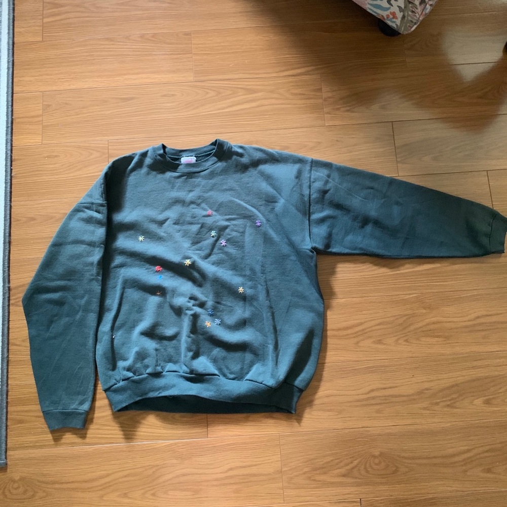 Oversized Embroidered Hanes Sweatshirt